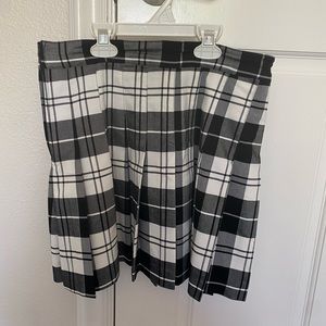 Black and white plaid skirt